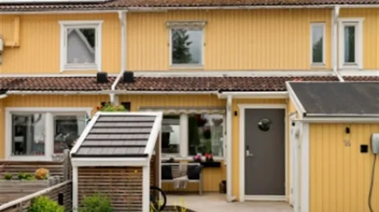 Houses in Täby - photo 2