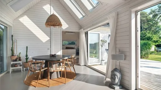 Houses in Höganäs - photo 1