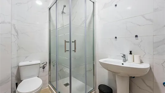 Rooms in Málaga - photo 4