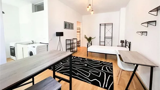 Apartments in Berlin Charlottenburg-Wilmersdorf - photo 1