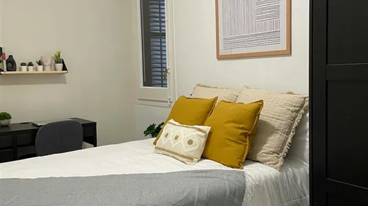 Rooms in Barcelona Sants-Montjuïc - photo 7