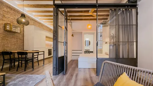 Apartments in Barcelona Ciutat Vella - photo 4