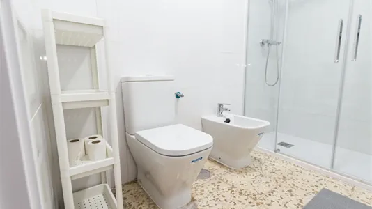 Rooms in Málaga - photo 7