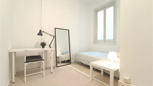Rooms in Madrid Centro - photo 4