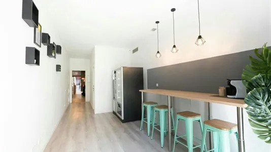 Rooms in Barcelona Ciutat Vella - photo 8