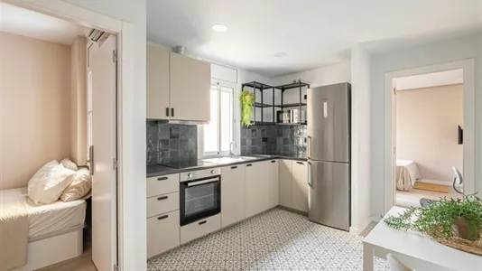Rooms in Barcelona Eixample - photo 10