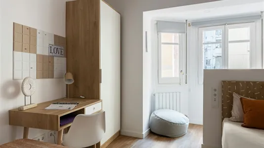 Rooms in Barcelona Eixample - photo 5