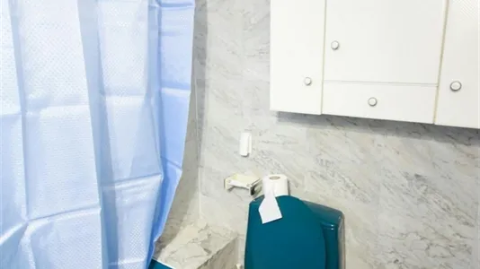 Rooms in Barcelona Sants-Montjuïc - photo 10