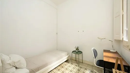 Rooms in Barcelona Eixample - photo 2