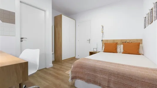 Rooms in Barcelona Eixample - photo 4