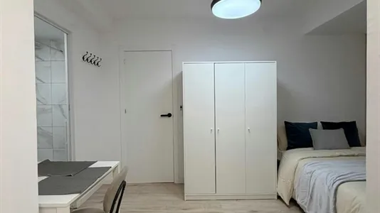 Rooms in Valencia Ciutat Vella - photo 4