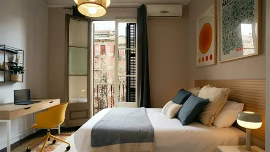 Rooms in Barcelona Eixample - photo 1