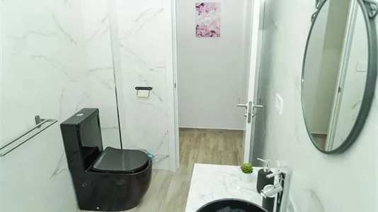 Rooms in Málaga - photo 8