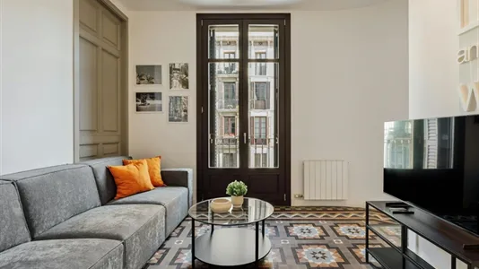 Rooms in Barcelona Eixample - photo 10