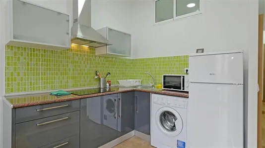 Rooms in Barcelona Ciutat Vella - photo 7