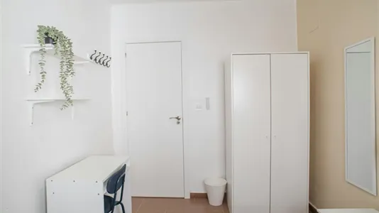 Rooms in Mislata - photo 8