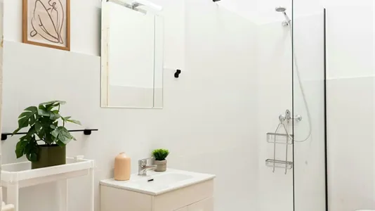 Rooms in Barcelona Eixample - photo 9