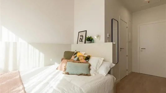 Rooms in Sevilla Triana - photo 1