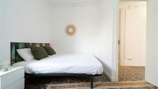 Rooms in Barcelona Ciutat Vella - photo 3