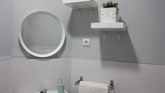 Rooms in Madrid Centro - photo 8