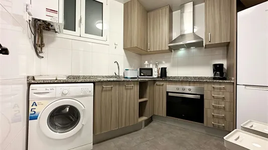 Rooms in Barcelona Ciutat Vella - photo 5