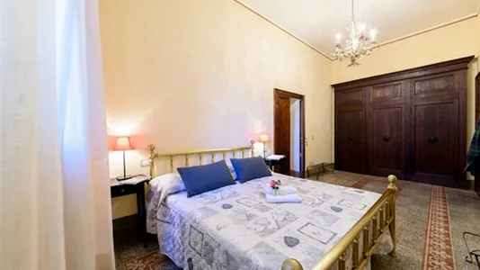 Rooms in Siena - photo 1