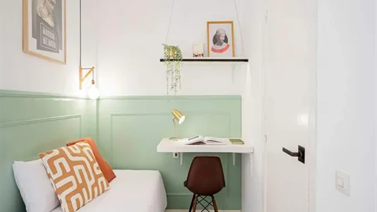 Rooms in Madrid Centro - photo 8