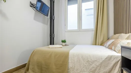 Rooms in Valencia Ciutat Vella - photo 5