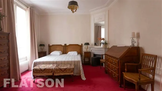 Apartments in Paris 16ème arrondissement (South) - photo 7