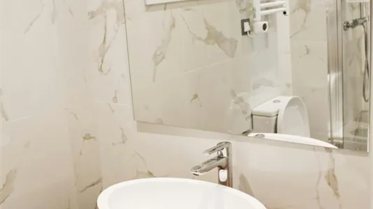 Rooms in Barcelona Les Corts - photo 9