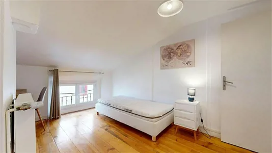 Apartments in Saint-Étienne - photo 3