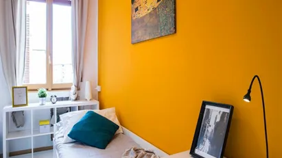 Room for rent in Milano Zona 6 - Barona, Lorenteggio, Milan