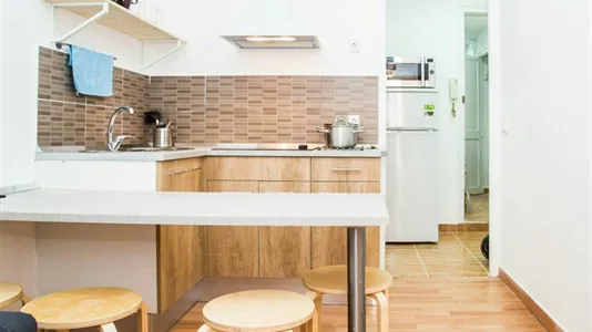 Rooms in Barcelona Ciutat Vella - photo 6