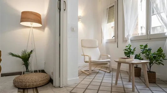 Rooms in Barcelona Ciutat Vella - photo 4