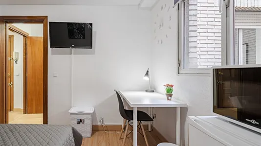 Rooms in Alcalá de Henares - photo 4