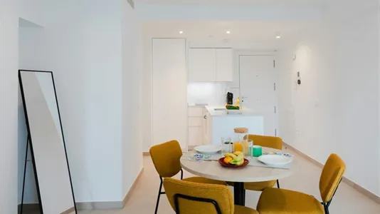 Rooms in Málaga - photo 4