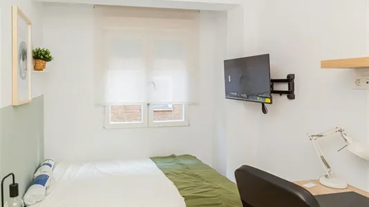 Rooms in Zaragoza - photo 4