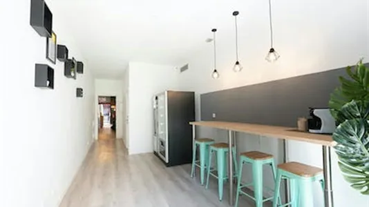 Rooms in Barcelona Ciutat Vella - photo 2