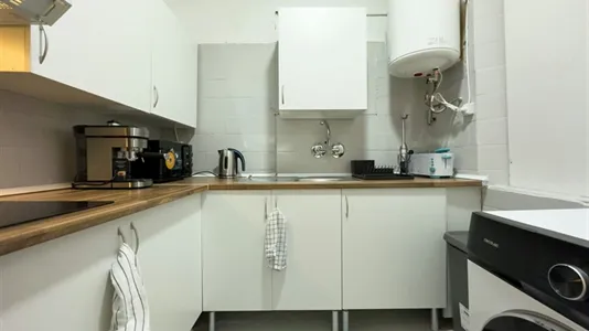 Rooms in Barcelona Ciutat Vella - photo 7