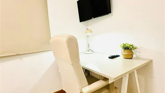 Rooms in Madrid Chamberí - photo 5