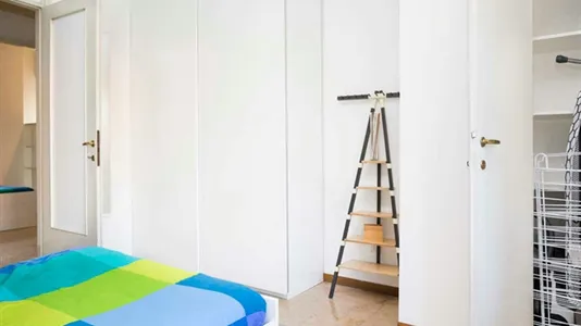 Rooms in Milano Zona 8 - Fiera, Gallaratese, Quarto Oggiaro - photo 2