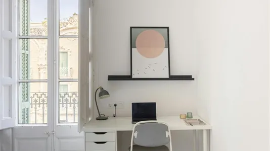Rooms in Barcelona Eixample - photo 3