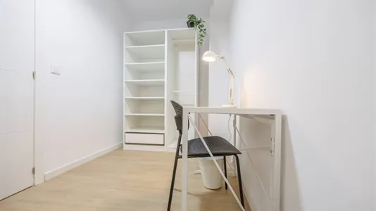 Rooms in el Camí de Vera - photo 6