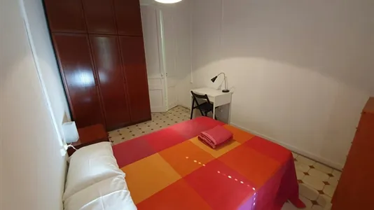 Rooms in Barcelona Ciutat Vella - photo 10