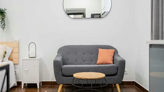 Rooms in Madrid Centro - photo 6