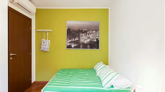 Rooms in Milano Zona 5 - Vigentino, Chiaravalle, Gratosoglio - photo 2