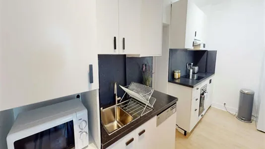 Rooms in Paris 16éme arrondissement (North) - photo 10