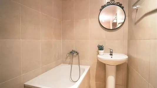 Rooms in Barcelona Ciutat Vella - photo 7