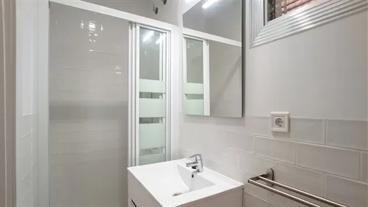 Rooms in Barcelona Eixample - photo 10