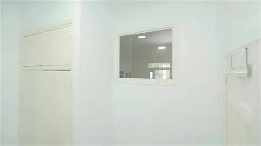 Rooms in Barcelona Sants-Montjuïc - photo 7